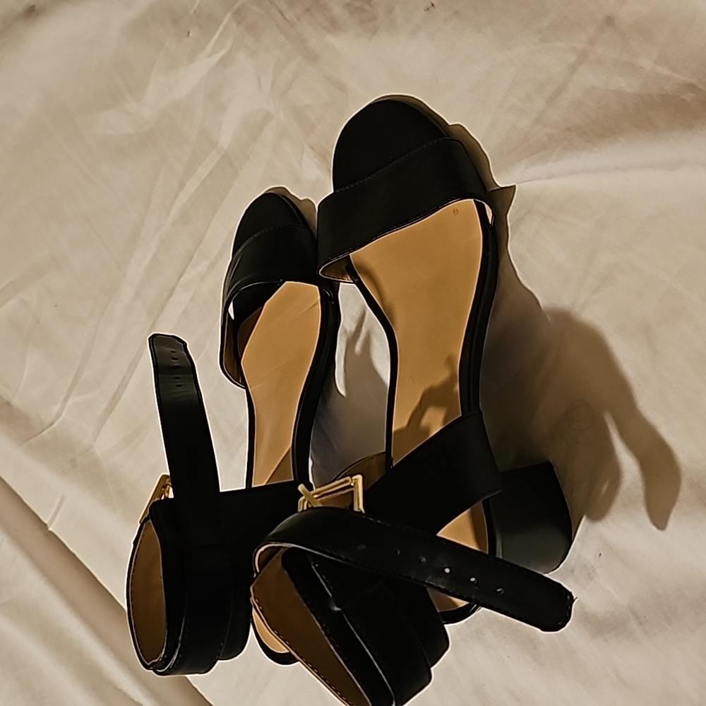 Chunky heel, ankke strap sandals